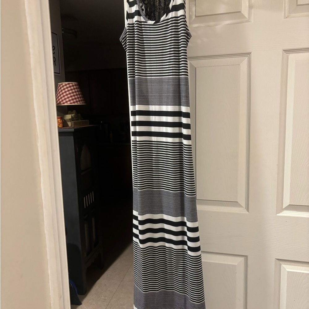 Women’s Size L Black and White Striped Maxi Dress